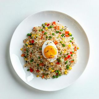 54. Riso saltato con verdura di stagione ed uova