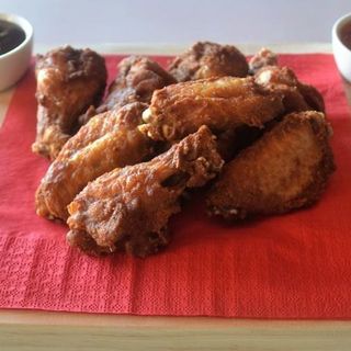 Alitas de pollo fritas