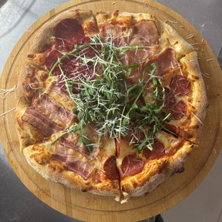 პიცა 4 ხორცით