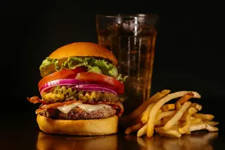 Ham Burger+ Refrigrante + Batata frita 