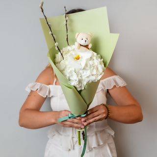 BUCHET CU 1 HORTENSIA SI UN MINI URSULET