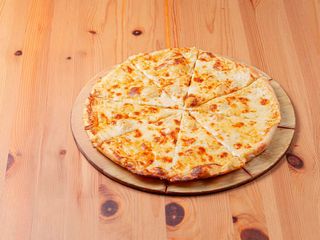 Пицца сырная (30см) (550г)