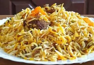 Beef biryani + Lattina Coca-Cola