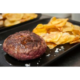 Hamburguesa a la planxa amb patates