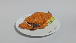 Croissant de pernil dolç i formatge