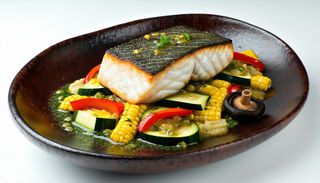 Biban de mare cu legume la wok