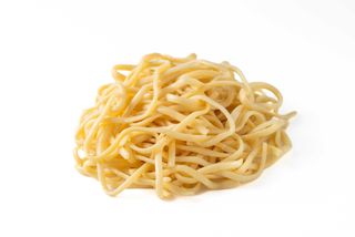 menú niño noodles con pollo con salsa agridulce