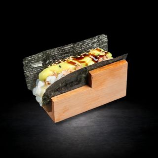 114. Temaki De Salmó Cuit Amb Philadelphia I Salsa D'Anguila (1 Ud.)