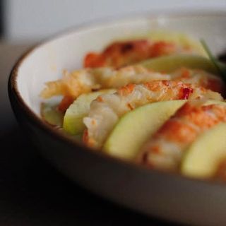 Gambas Salteadas Con Manzana Verde