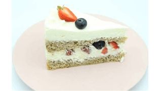 Torcik Śmietankowy z Owocami (Kawałek)