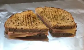 Tosta Mista com Orégãos