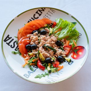 Salata s tunom