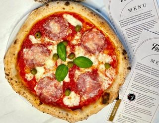 Pizza Salami I Oliwki 32cm