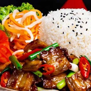 CƠM THỊT LỢN BA CHỈ RANG   