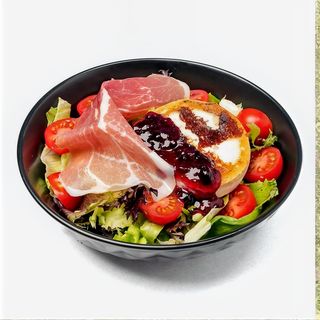 Салата Запечено козе сирене с прошуто (350г)