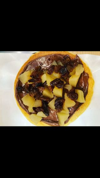 Pancake con Nutella, mele e uvetta