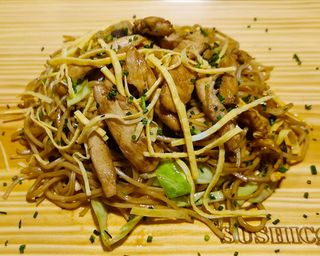 #1204 YAKISOBA CHIKIN 