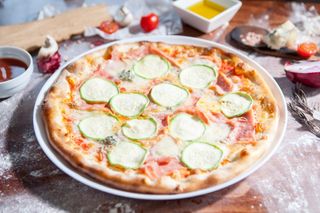 Pizza zucchini e gorgonzola XXL