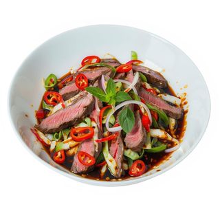 22. Ensalada Yam Nuea