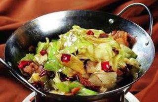 Cavolo cappuccio in scodella di fuoco piccante