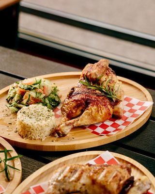 Pola pileta sa prilogom