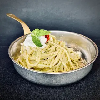 Spaghetti Pesto e Burrata