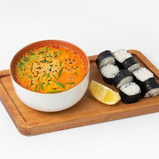 том-ям с лососем