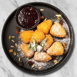 Queso camembert frito