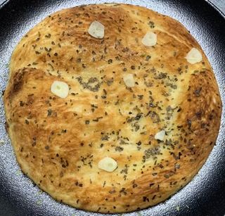 Focaccia cu usturoi