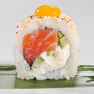 Філадельфія з лососем в кунжуті  (250\310г) 