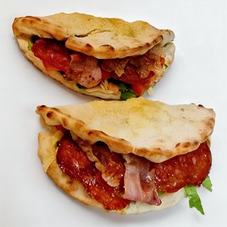 Pizza tacos s prženom slaninom i kulenom