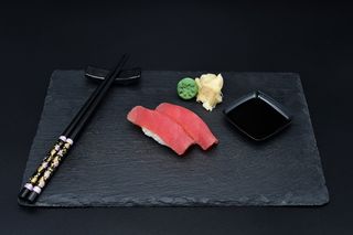 Tuna nigiri