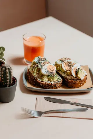 Avocado e Uovo
