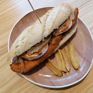 Bocada De Pollo y Cabra