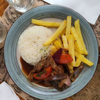 Lomo Saltado