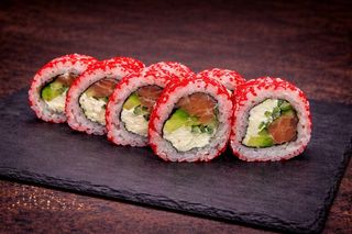 Каліфорнія в ікрі з лососем