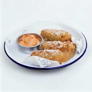 Crocchette di patate e mayo alla paprika