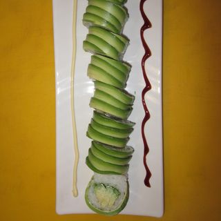 86-Uramaki Rollo De Arroz Sushi Sin Algas Con Aguacate (8 Pzs.)
