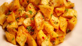 CARTOFI USOR PICANTI ‘BATATA HARRA 200 GR 