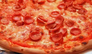 Pizza Wurstel