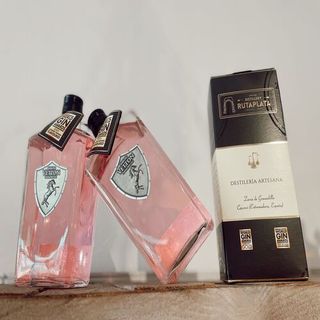 Ginebra Premium Dulce, Spirito Vetton. Hecha Con Cerezas Del Valle Del Jerte.