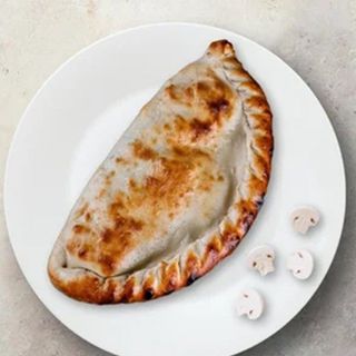 Кальцоне з куркою та грибами