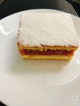 Placinta cu mere 100 gr 