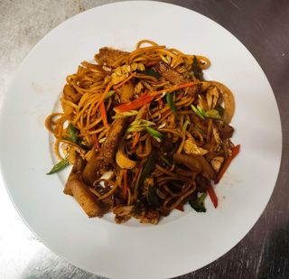 Tallarines Con Cerdo