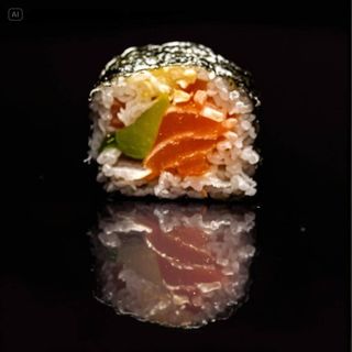 170. Futo Maki de Salmón y Aguacate. Futo Maki Salmon Avocado 4pcs