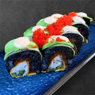 Рол з чедером,лососем та авокадо 240 г