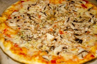 Pizza Funghi 