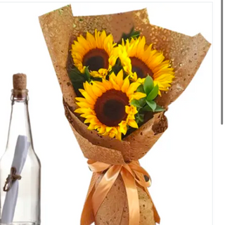 3 słoneczniki z przybraniem w ozdobnym papierze 