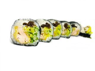 Futomaki łosoś w tempurze i serek