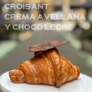 Croissant relleno de Praliné de Avellana y Chocolate